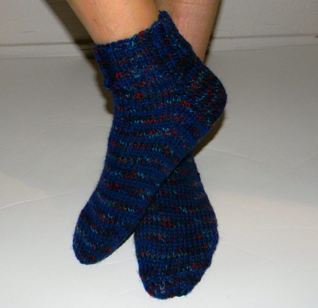 120 + Free Sock Knitting Patterns Perfect for Winter! (132 free knitting patterns)