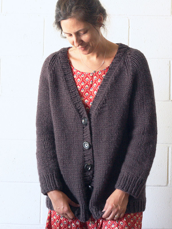 Seamless sweater knitting pattern: Basic V Sweater
