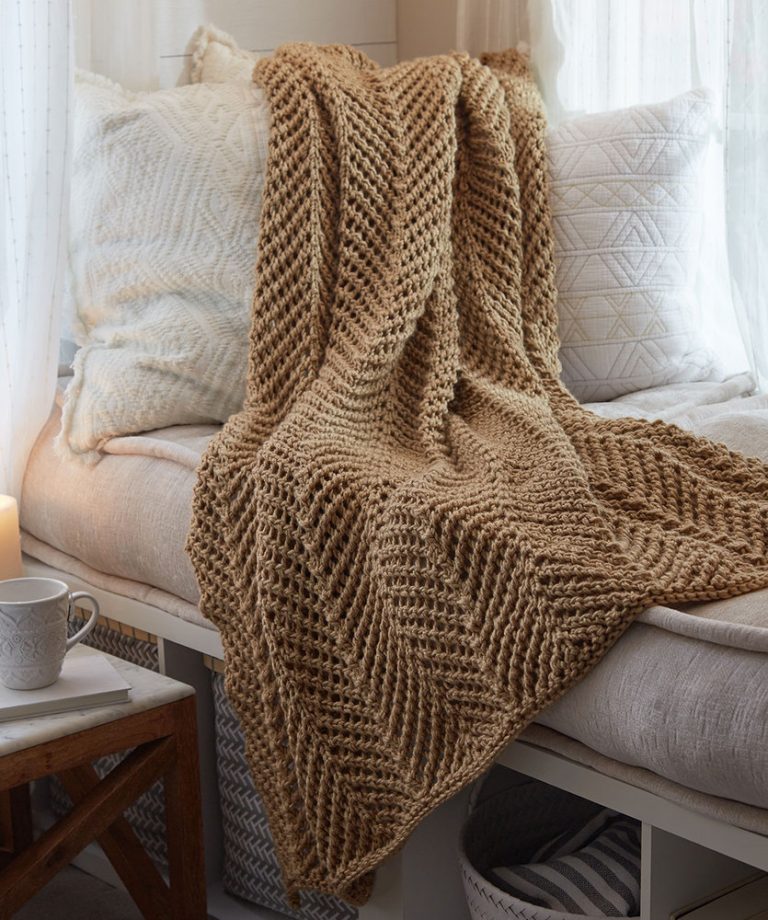 Zigging Knit Throw Free Pattern - Knitting Bee