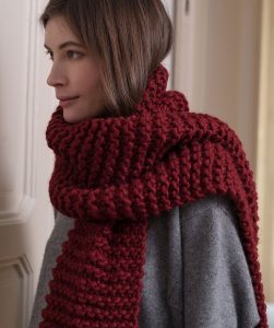 Free Knitting Patter for a Chunky Beginner Scarf - Knitting Bee