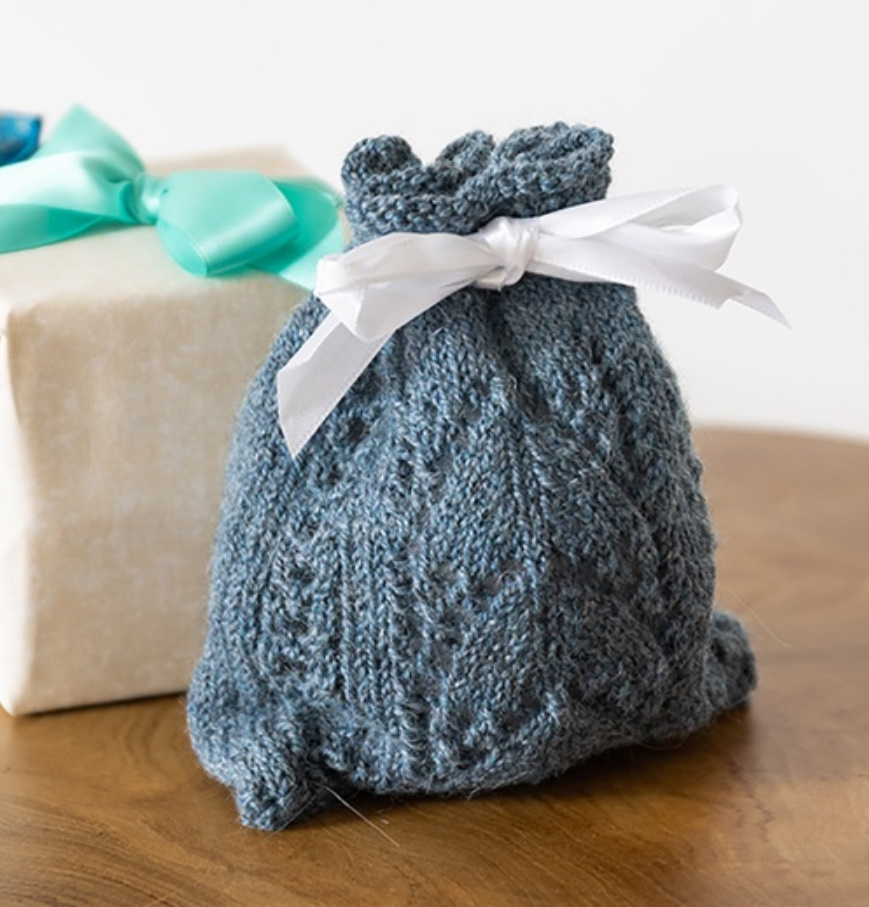 Lovely Lighthouse Knitted Pouch [FREE Knitting Pattern]