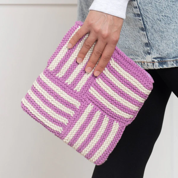 Knit Take A Turn Zippered Pouch Free Pattern